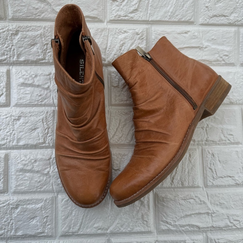 Anthropology Silent D Coldplay ankle boots SZ 40